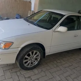 Toyota Camry 1999
