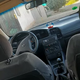 Opel Zafira 1999