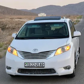 Toyota Sienna 2011