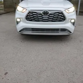 Toyota Highlander 2020
