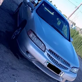 Nissan Altima 2000