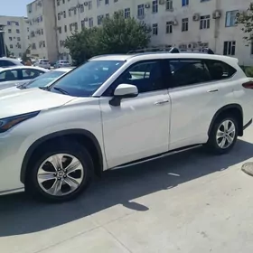 Toyota Highlander 2020