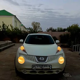 Nissan JUKE 2013