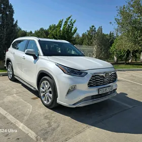 Toyota Highlander 2021