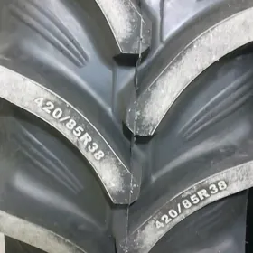 Traktor 420/85R38 11.5/80-15.3