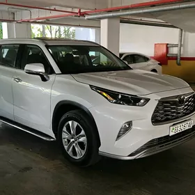 Toyota Highlander 2022