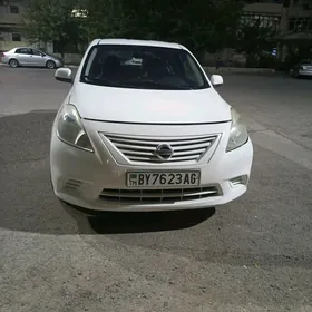 Nissan Versa 2013