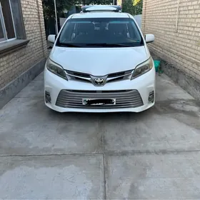 Toyota Sienna 2016