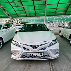 Toyota Camry 2021