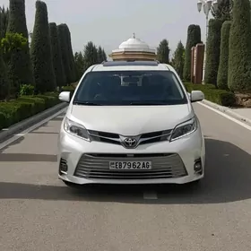 Toyota Sienna 2017