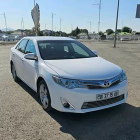 Toyota Camry 2012