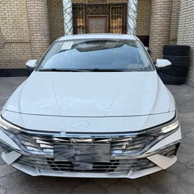Hyundai Elantra 2025