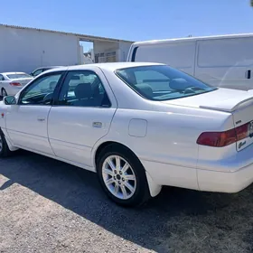 Toyota Camry 2001