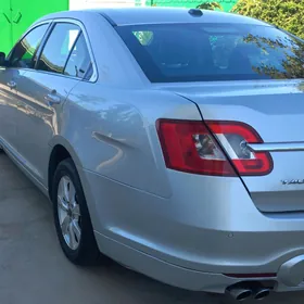 Ford Taurus 2010
