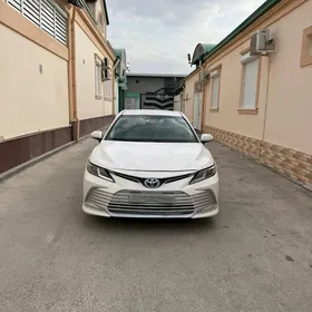 Toyota Camry 2020