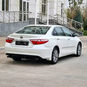 Toyota Camry 2017