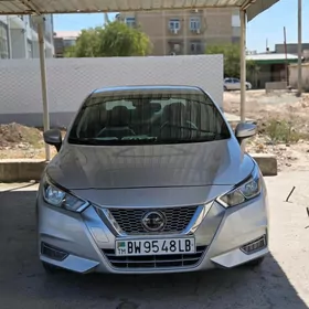 Nissan Versa 2021