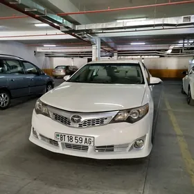 Toyota Camry 2012