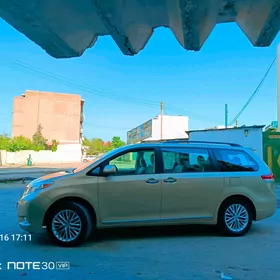 Toyota Sienna 2011