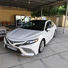 Toyota Camry 2021