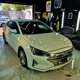 Hyundai Elantra 2019