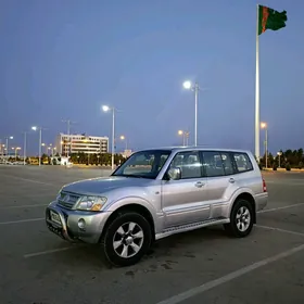 Mitsubishi Pajero 2003