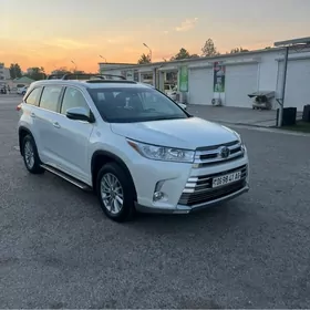 Toyota Highlander 2018