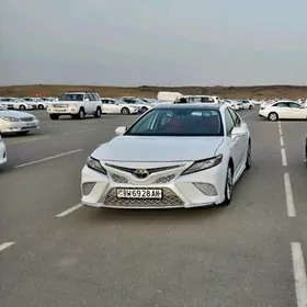 Toyota Camry 2019