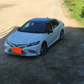 Toyota Camry 2021