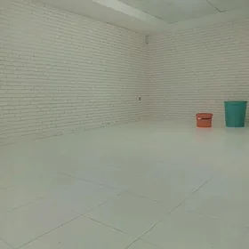 boş komnat bar arenda