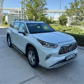 Toyota Highlander 2020