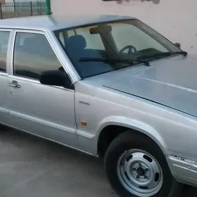 Volvo 740 1989
