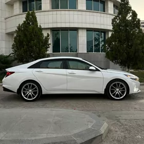 Hyundai Elantra 2020