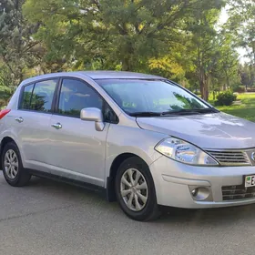 Nissan Versa 2011