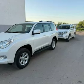 Toyota Land Cruiser Prado 2013