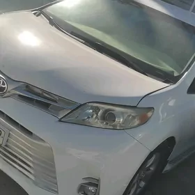 Toyota Sienna 2016