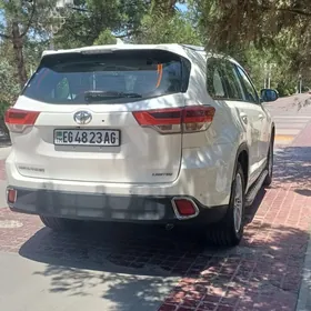 Toyota Highlander 2017