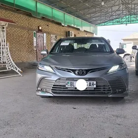 Toyota Camry 2021