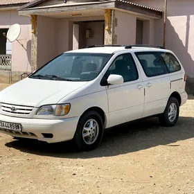 Toyota Sienna 2001