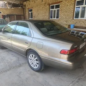 Toyota Camry 1999