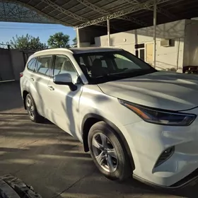 Toyota Highlander 2021