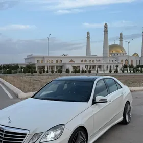 Mercedes-Benz E350 2011