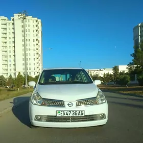 Nissan Tiida 2011