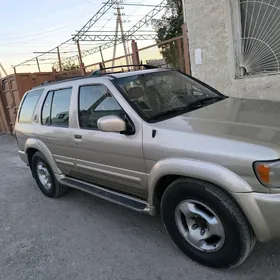 Infiniti QX4 1999