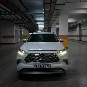 Toyota Highlander 2021
