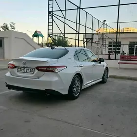 Toyota Camry 2019