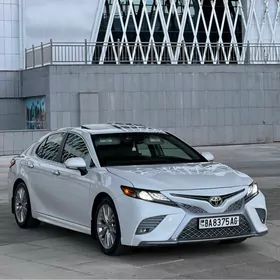 Toyota Camry 2018