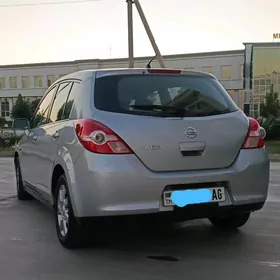 Nissan Tiida 2008