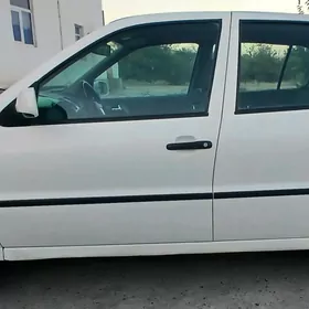 Volkswagen Polo 2001
