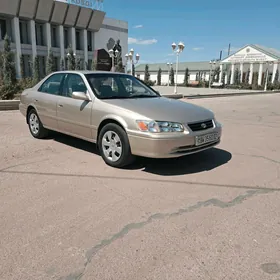 Toyota Camry 2001